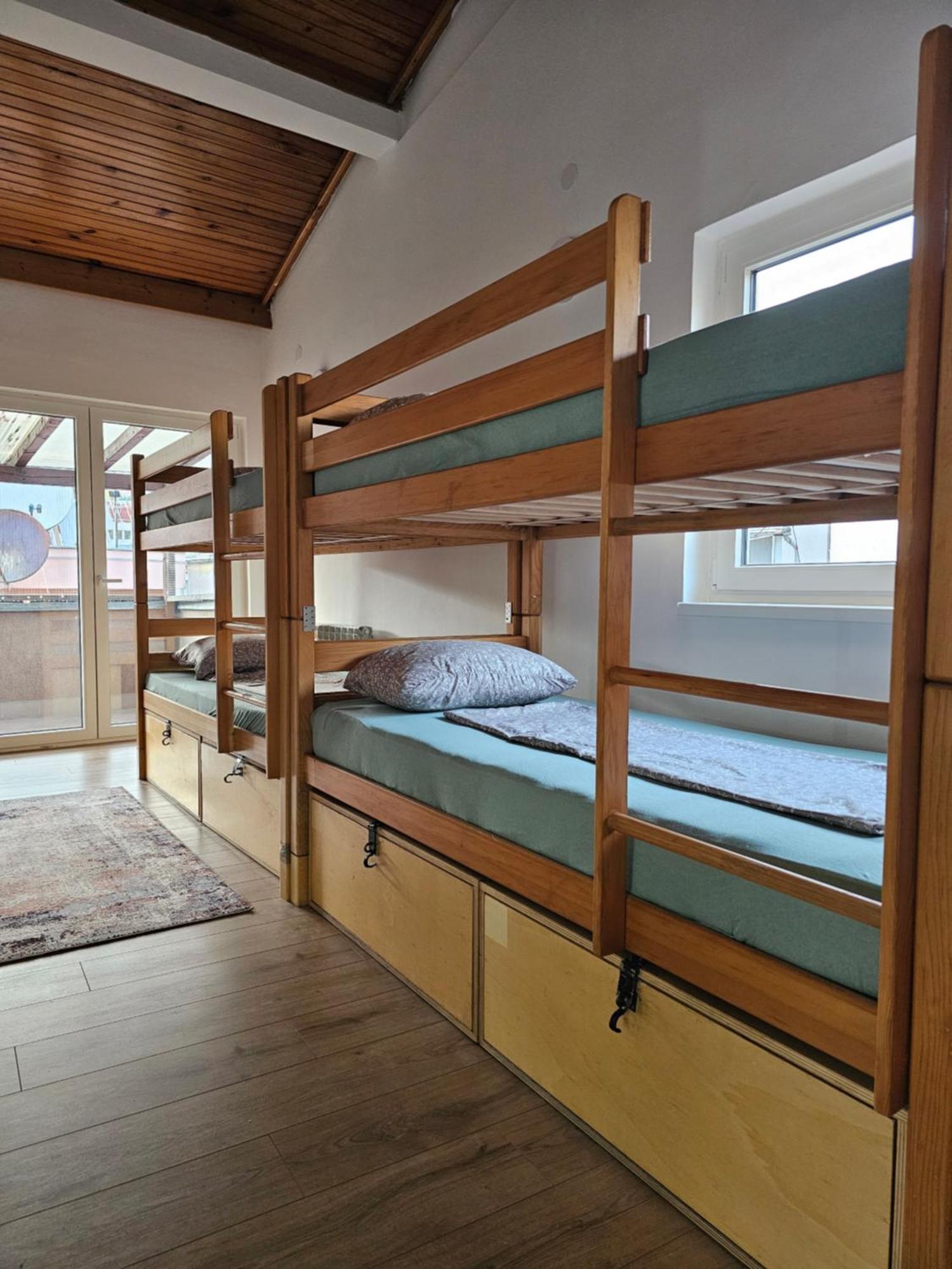 Leopold Chillout Hostel SJJ Exteriör bild