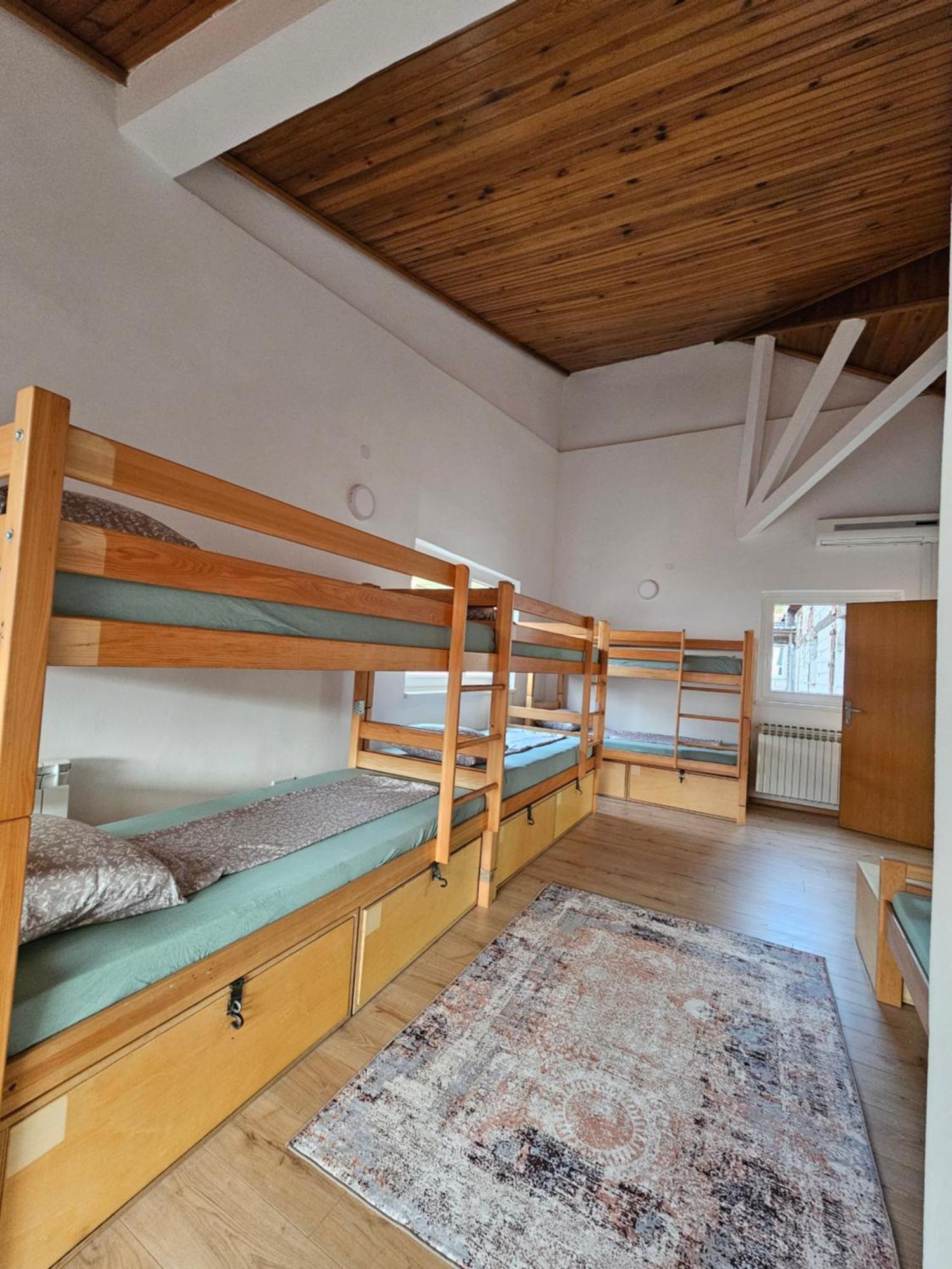 Leopold Chillout Hostel SJJ Exteriör bild
