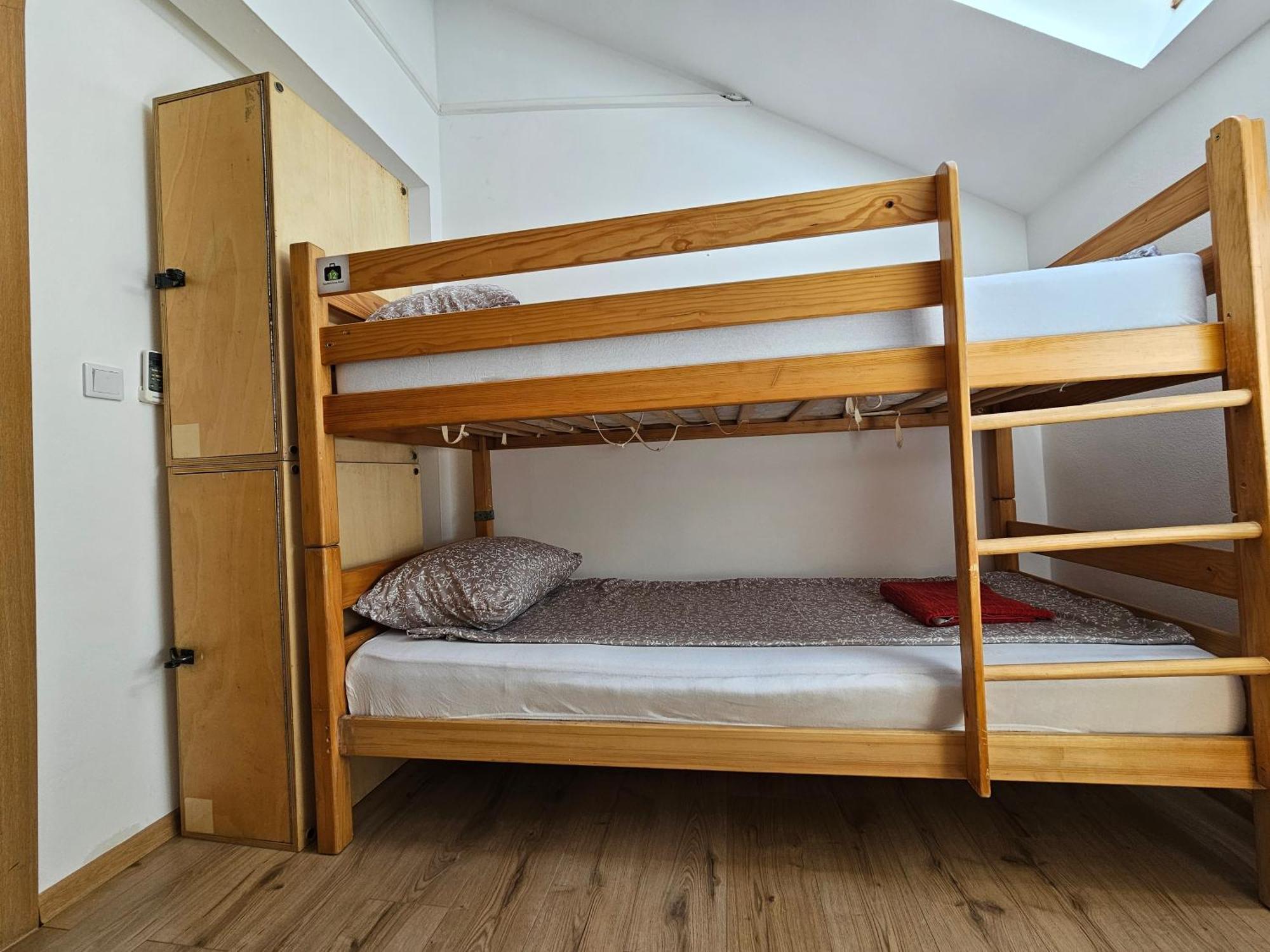 Leopold Chillout Hostel SJJ Exteriör bild