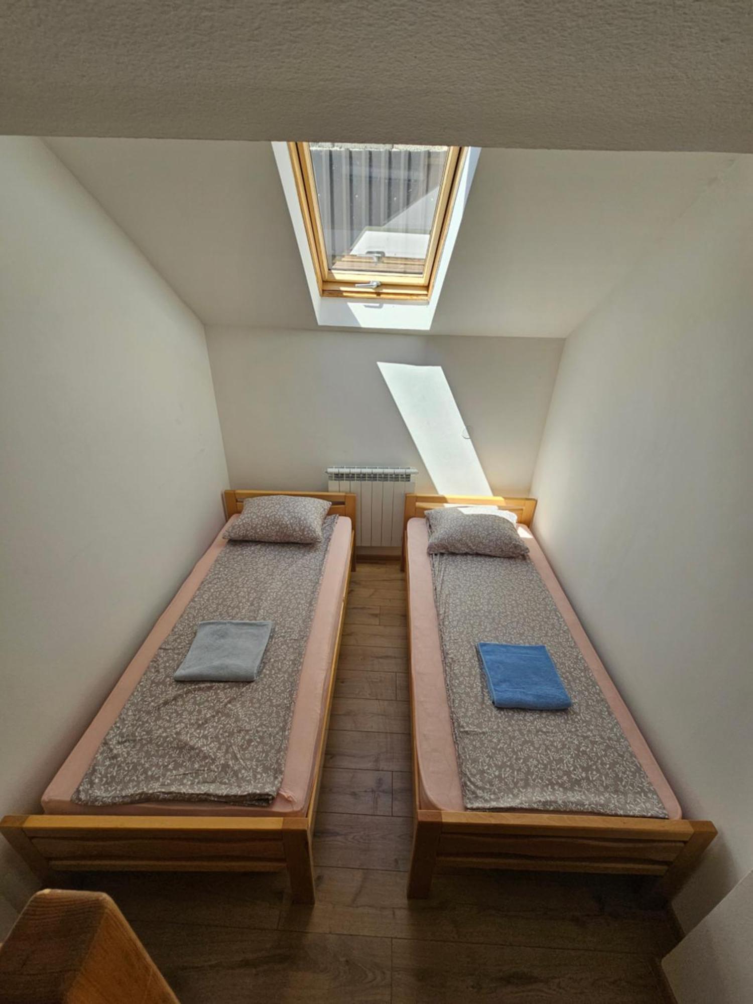 Leopold Chillout Hostel SJJ Exteriör bild